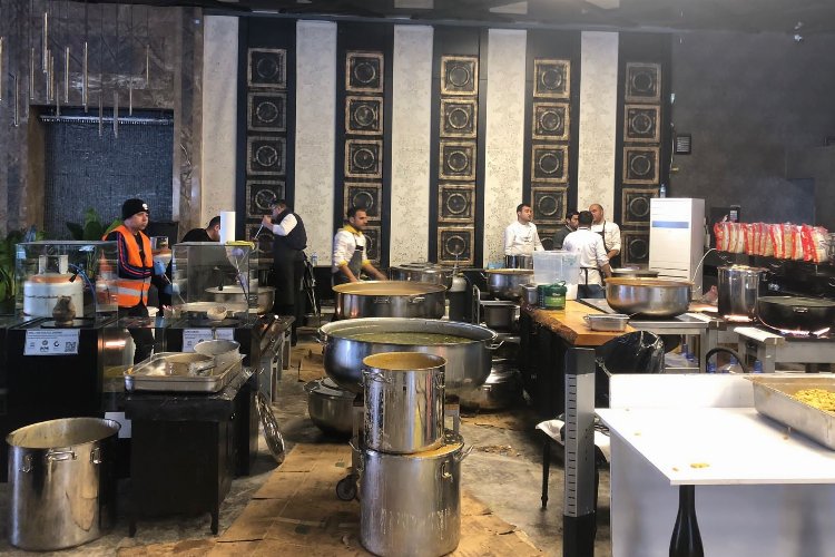 Gaizantep'in sosyal tesislerinde yemek ikramı