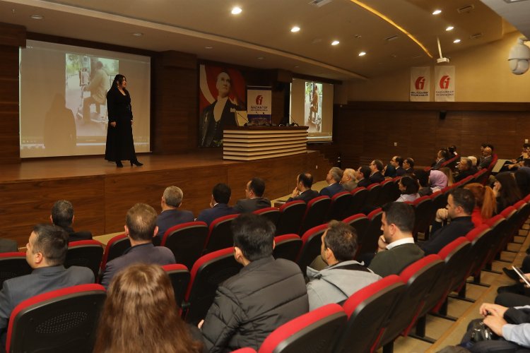 Gaziantep'te Vergi Dairesi personeline 'metaverse' konferansı