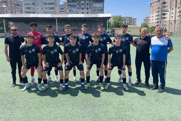 Gemlik Belediyespor U-17 Elit Lig'de şampiyon
