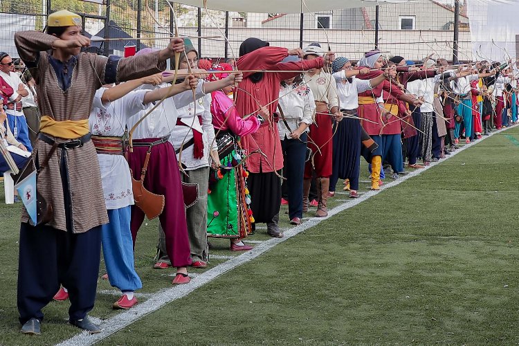 Genç okçular kıyasıya yarıştı