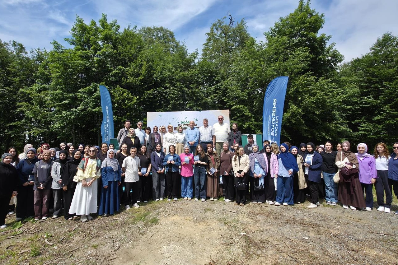Gençler Kuzuyayla’da doğayı kitaplarla keşfetti