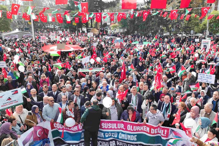 Gölcük'te binlerce kişi Filistin için yürüdü