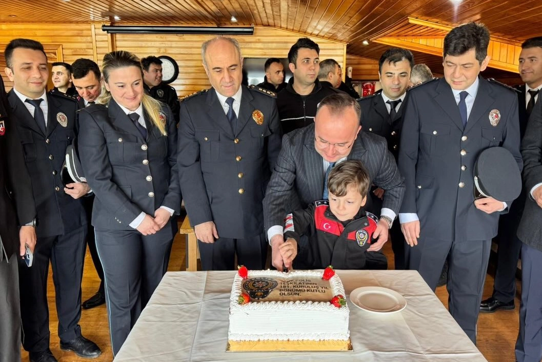 Hopa Kaymakamı Arslantürk polisleri kabul etti