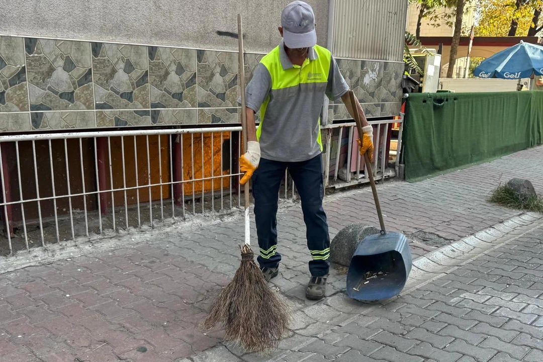 İstanbul Bakırköy'de temizlik seferberliği sürüyor