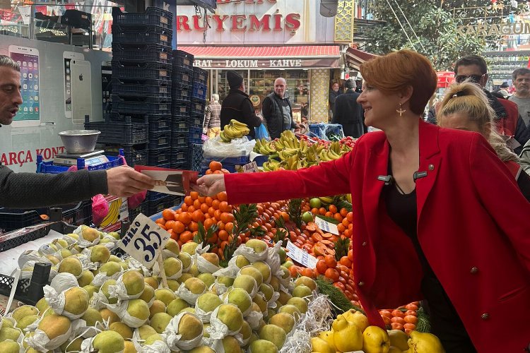 İstanbul Fatih'te Zafer Partisi adayı halkına ses oluyor