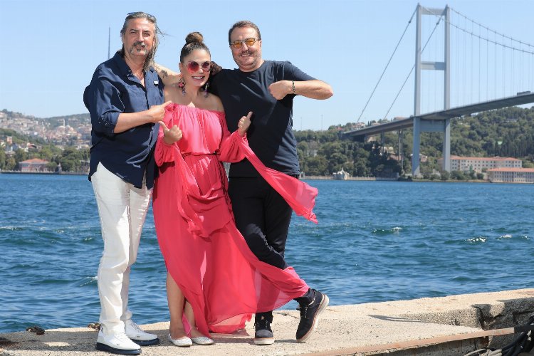 İzel-Çelik-Ercan’ın 30 yıl sonra ilk halk konseri İzmir Aliağa’da