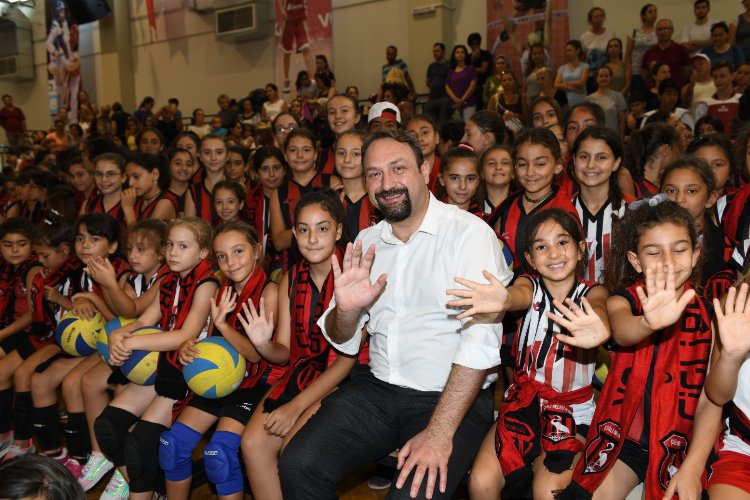 İzmir Çiğli'de spor kurslarına devam