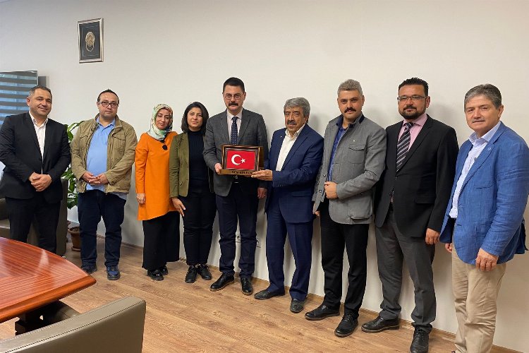 İzmir'de Bem-Bir-Sen'den Büyükşehir'e ziyaret