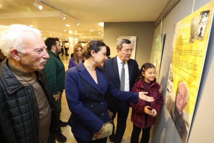 İzmir'de iki belediyeden hasret dolu sergi