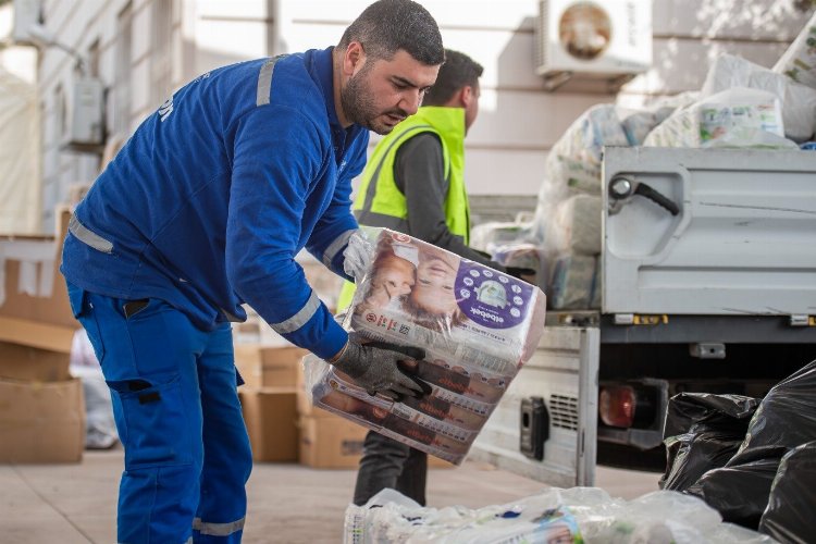 İzmir'den Osmaniye'ye kapı kapı yardım