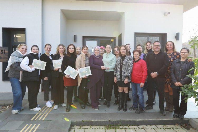 İzmir Efes Selçuk'ta kursiyerlerin sertifa sevinci