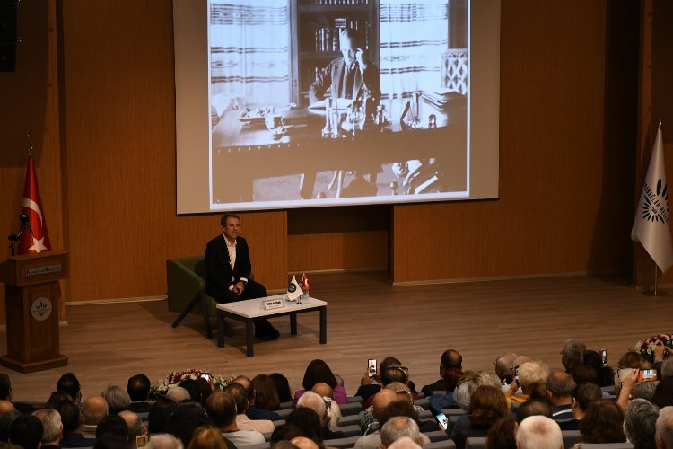 İzmir Karabağlar'da Sinan Meydan'dan 'Atatürk'ü Anlamak' söyleşisi
