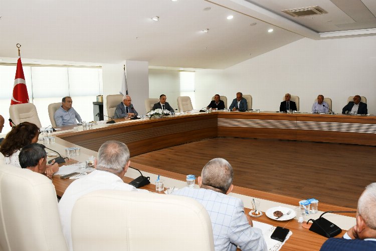 İzmir Karabağlar'ın planları muhtarlarla değerlendirildi