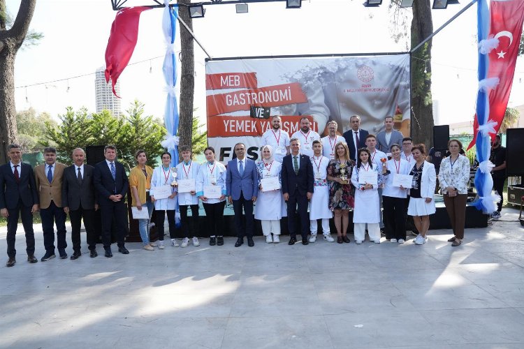 İzmir MEB Gastronomi Festivalinde lezzet şöleni