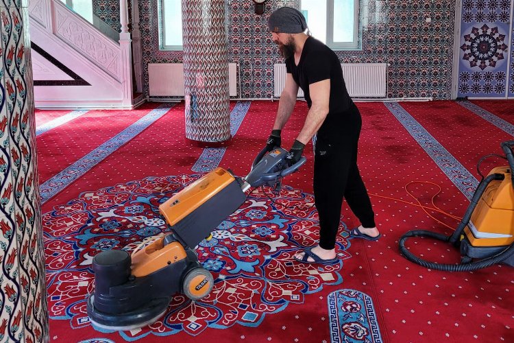İzmir Narlıdere'nin camileri Ramazan'a hazır