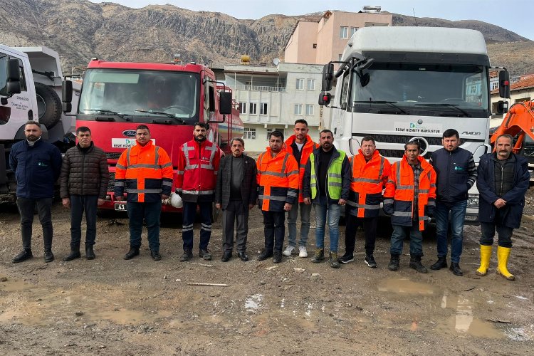 İzmit'in iş makinaları afet bölgesinde