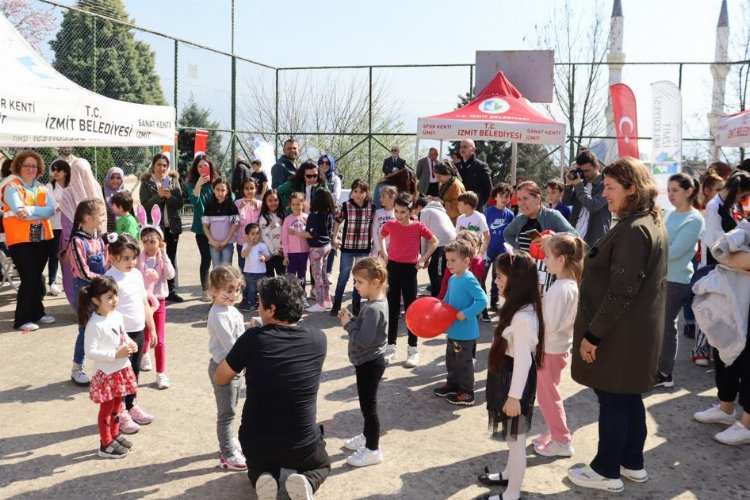İzmit'te 'Çocuklar Gülsün' etkinliği eğlendirdi