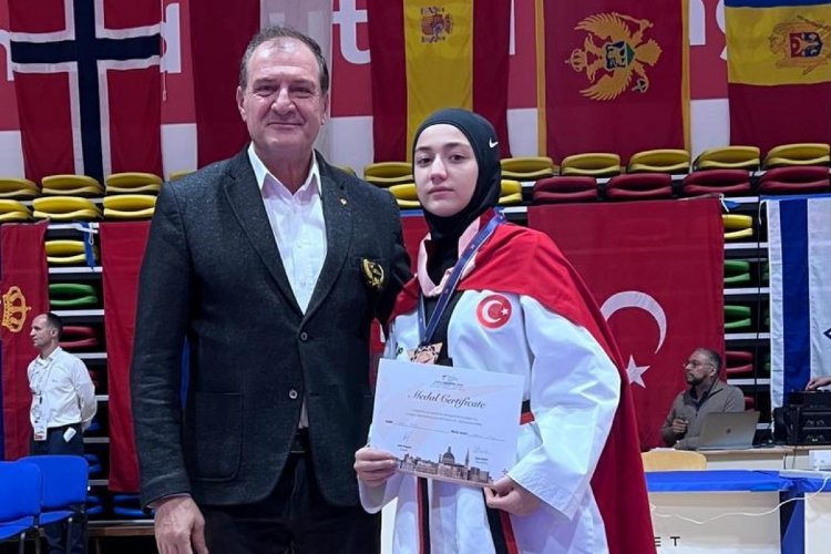 Kağıtsporlu Esila, Avrupa üçüncüsü oldu