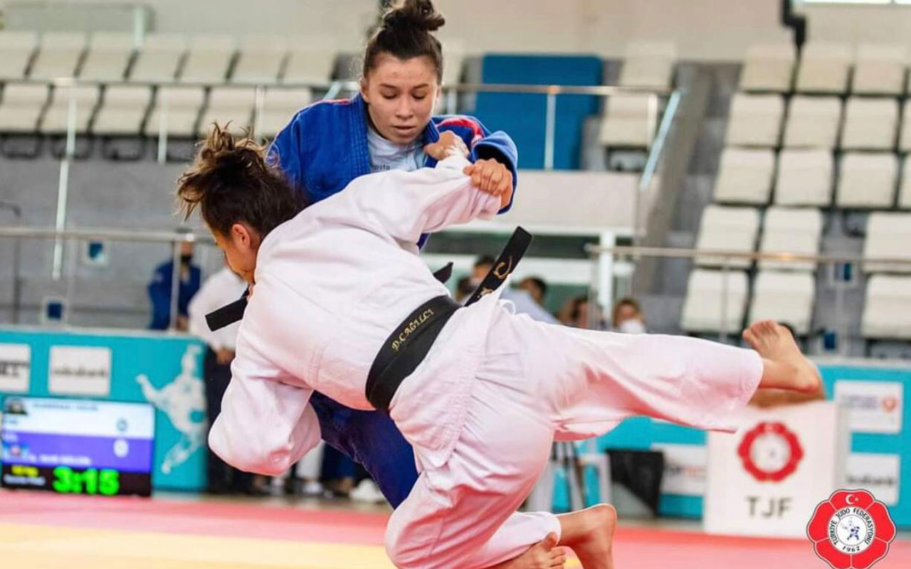 Kağıtsporlu gençler Judoda madalyalara ambargo koydu