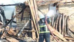 Kandıra’da iki katlı ahşap ev yandı