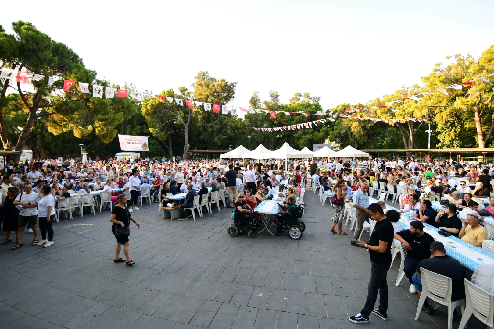 Kardeşlik ve dayanışma rüzgarları Bornova’da esecek