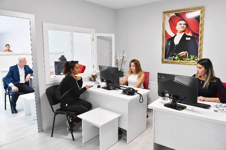 Kariyer Merkezi işveren ve iş arayanlar arasında köprü oluyor