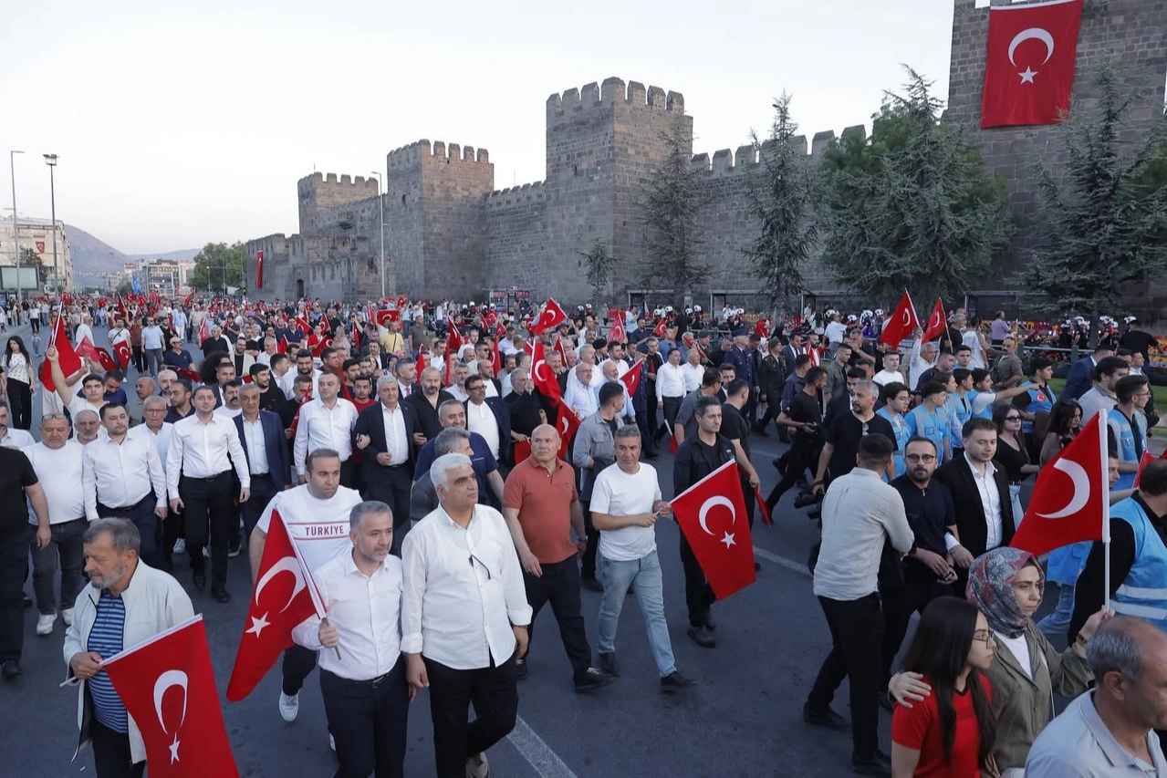 Kayseri Büyükşehir'den 15 Temmuz mesaisi
