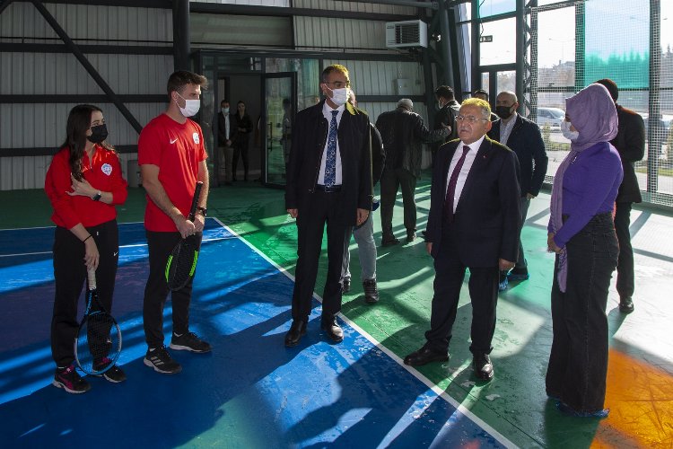 Kayseri Büyükşehir'den tenis atılımı
