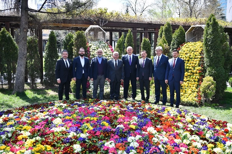 Kayseri Büyükşehir eski Bakan'ı ağırladı