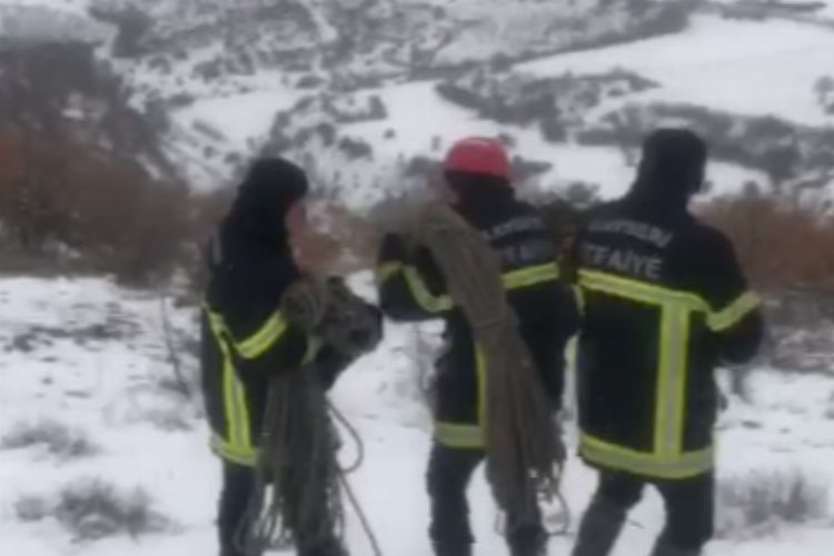 Kayseri Büyükşehir İtfaiyesi'nden 6 saatlik keçi kurtarma operasyonu 