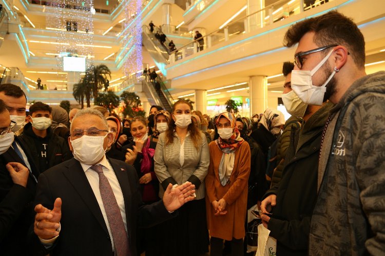 Kayseri'de üniversiteli öğrencilerden 'çamaşırhane' teşekkürü
