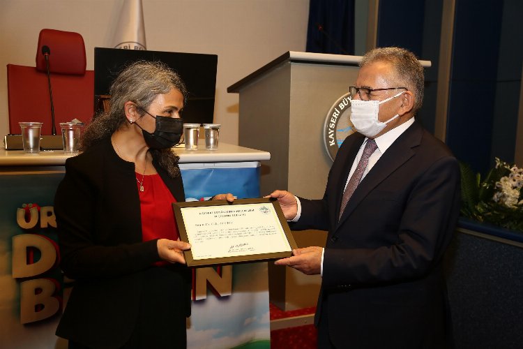 Kayseri'den Yalova'ya tarım eğitimi için teşekkür plaketi 