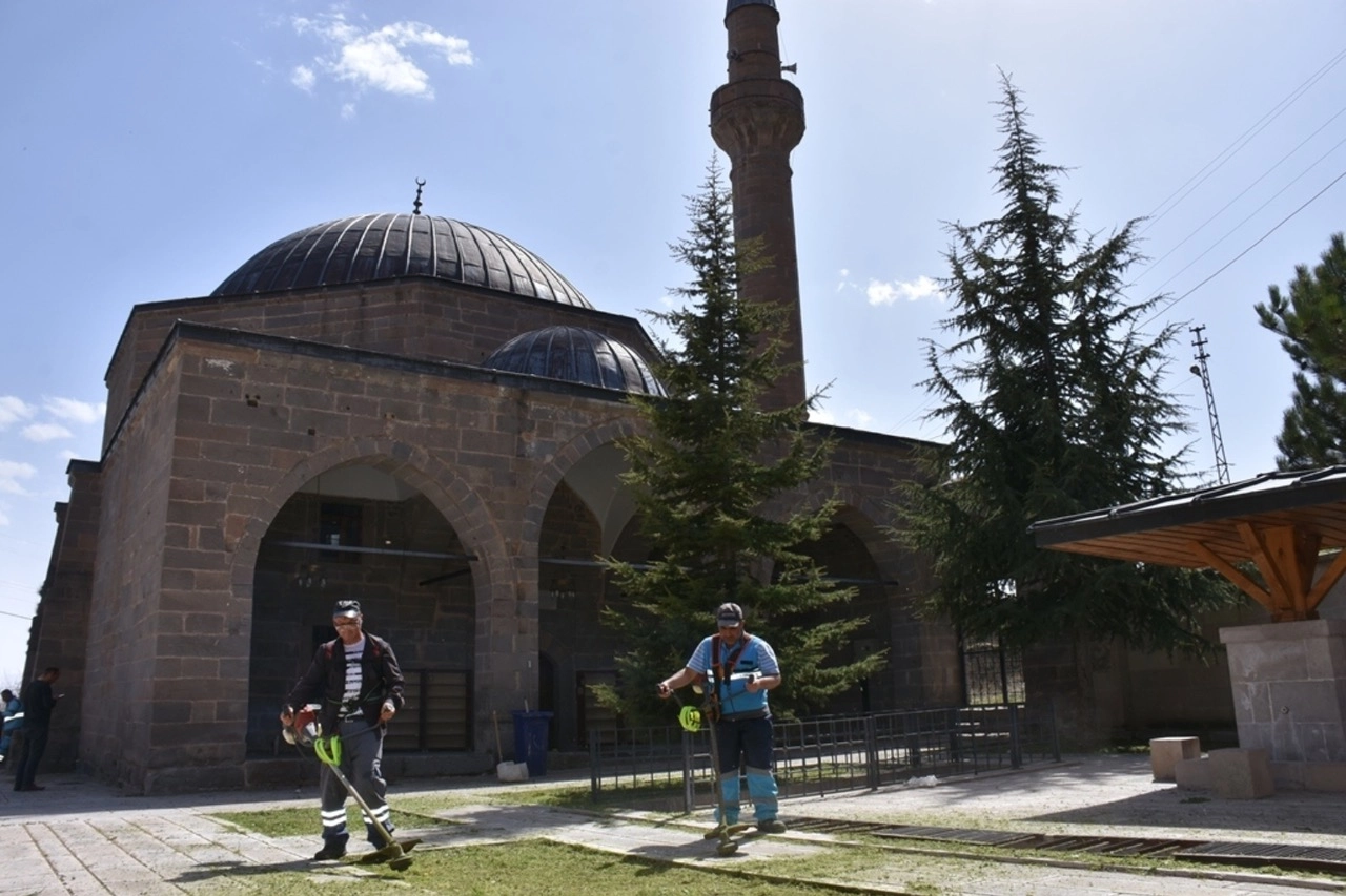 Kayseri Kocasinan'da bayram öncesi hizmet seferberlii