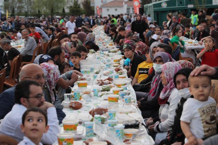 Kayseri Kocasinan'ın iftarına 4 bin 300 kişi katıldı 