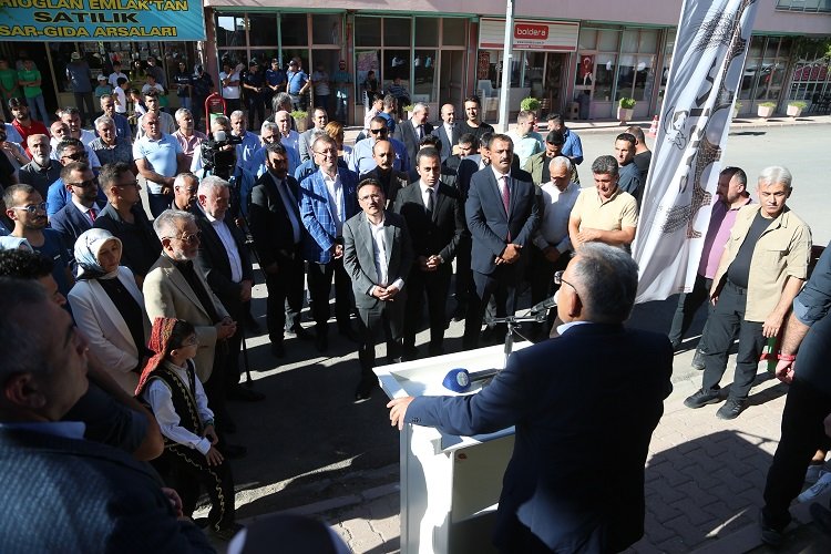 Kayseri protokolü Kitap Cafe'yi açtı