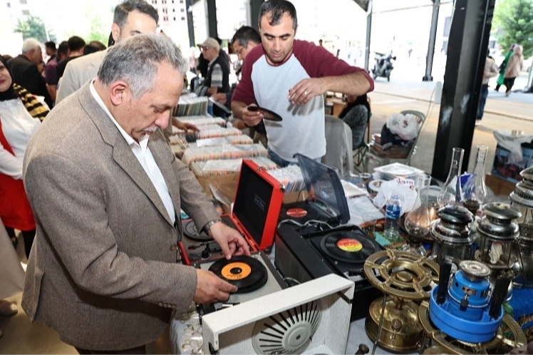 Kayseri Talas'ta antikacılar yeni yerinde buluşuyor