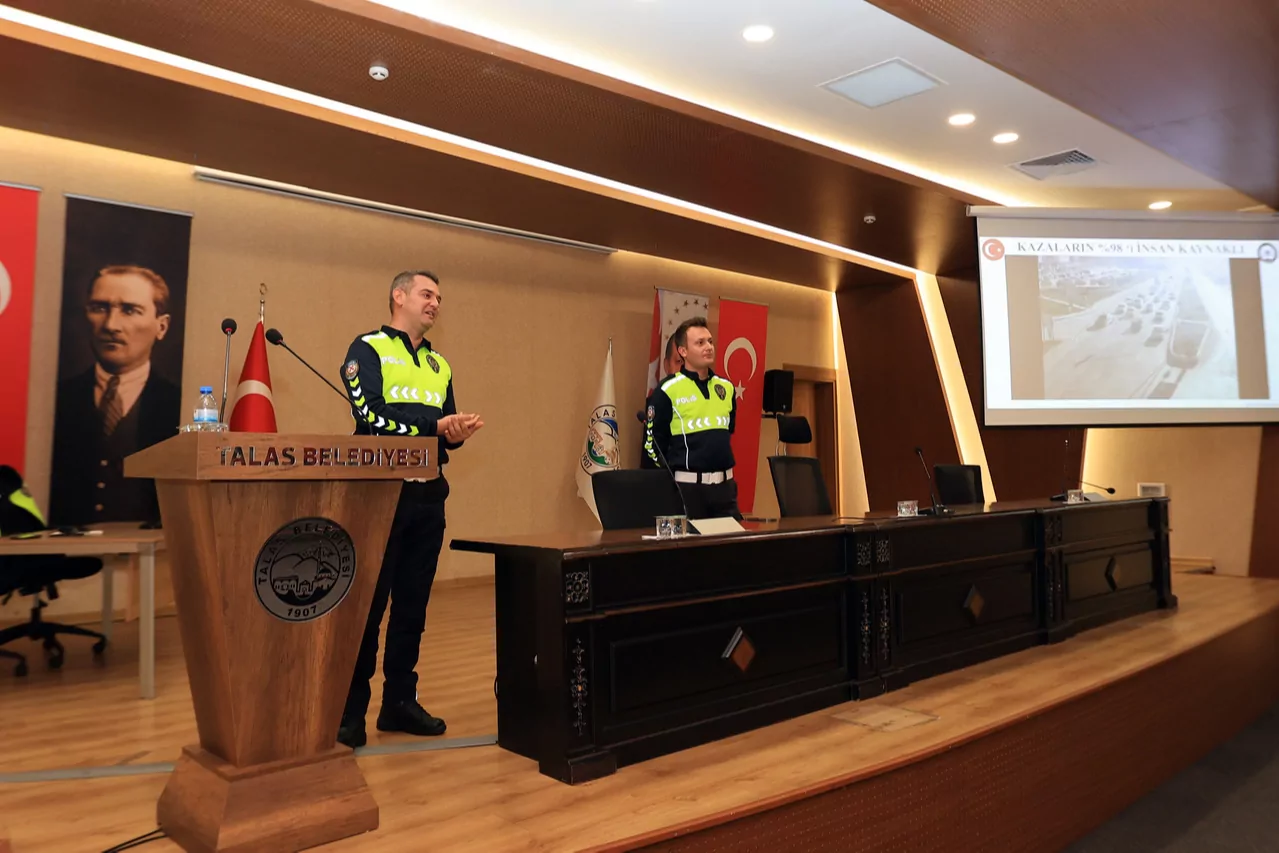 Kayseri Talas'ta emniyet kemerine simülasyonlu anlatım