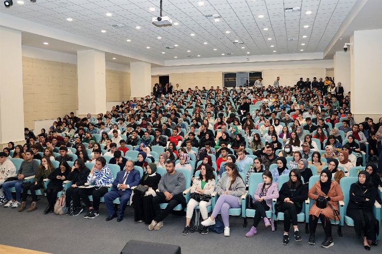 Kayseri Talas'ta gençlere ufuk veren buluşma