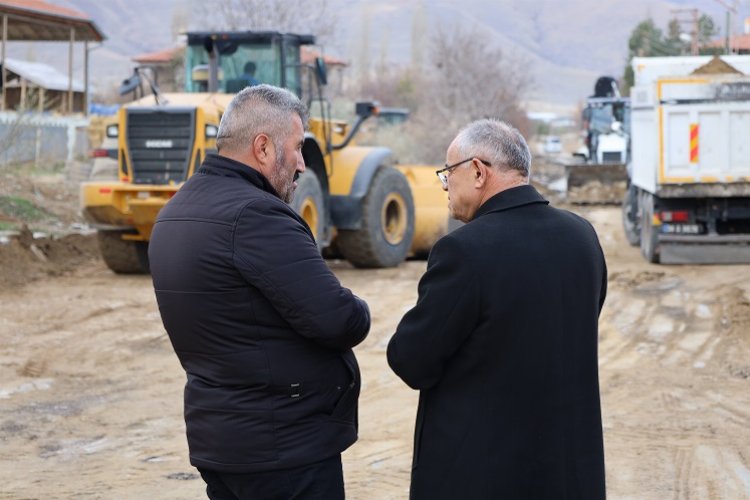 Kayseri Yahyalı'da yollarda asfalt hazırlığı