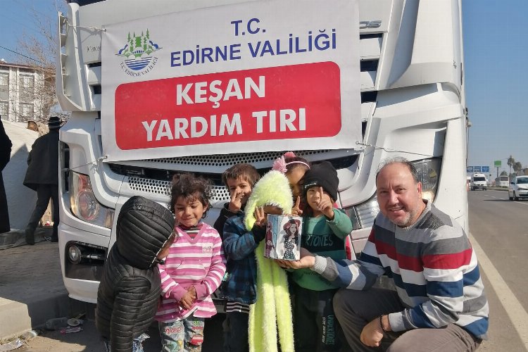 Keşanlı Yağmur'un kumbarası depremzede minik kıza ulaştı