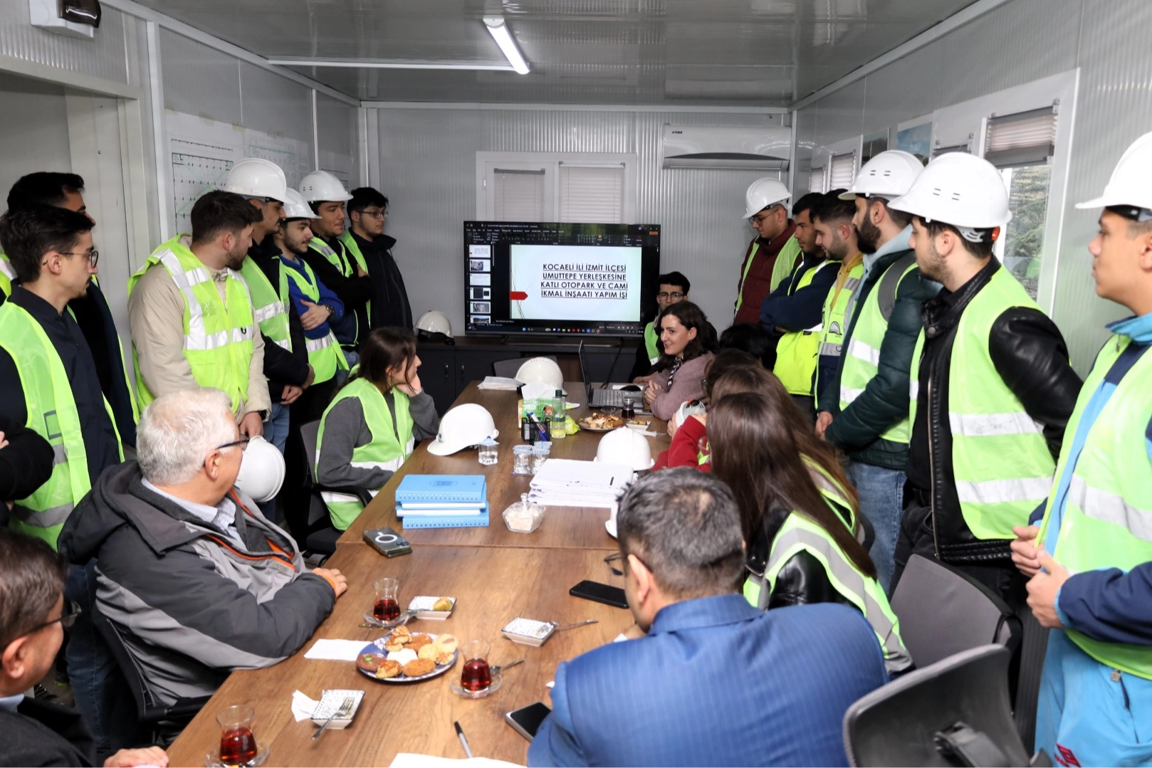 KOÜ'lü öğrenciler Büyükşehir'in projesini inceledi
