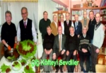 Kocaeli Aydınlar Ocağına Sakarya’da Çiğ köfte İkramı