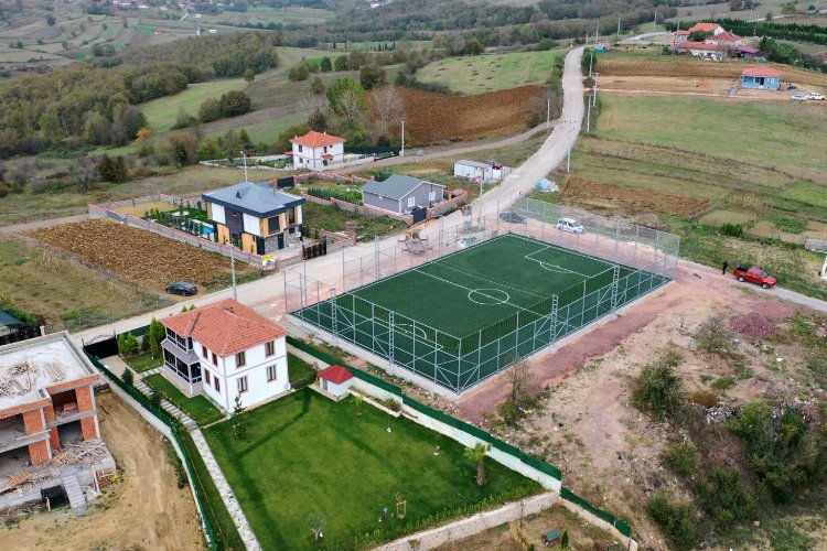 Kocaeli Büyükşehir'den kırsala futbol sahası