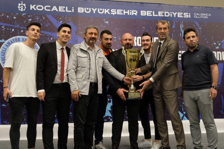 Kocaeli'de 'amatör' şampiyonlara kupa