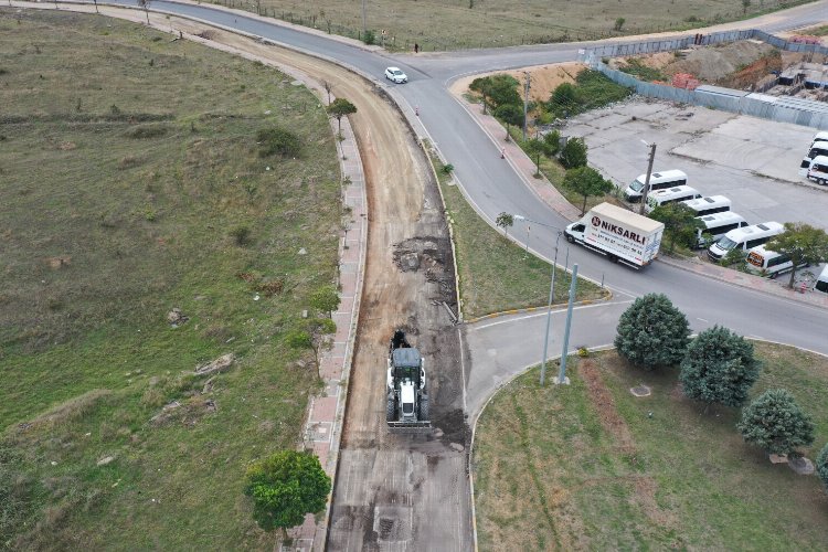 Kocaeli'de Çayırova Veysel Karani Caddesi yenileniyor