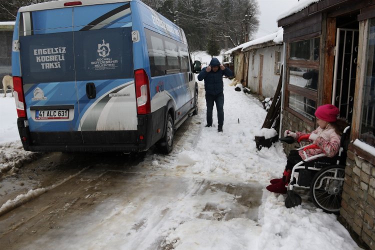 Kocaeli'de karda kışta herkesin yanında