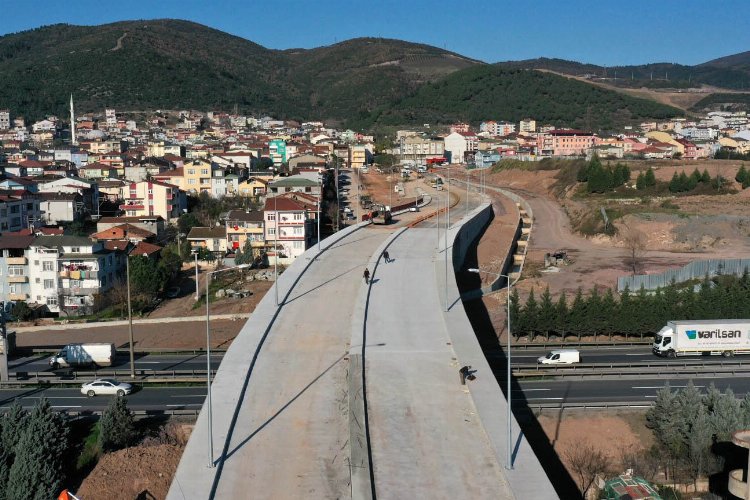 Kocaeli'de İlimtepe’ye uzanan yol hızla ilerliyor