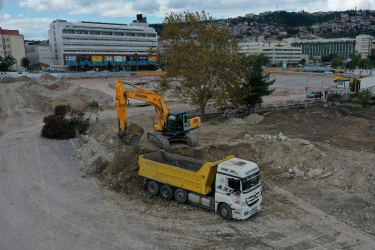 Kocaeli'de Milli İrade Meydanı'nda temel demir imalatı