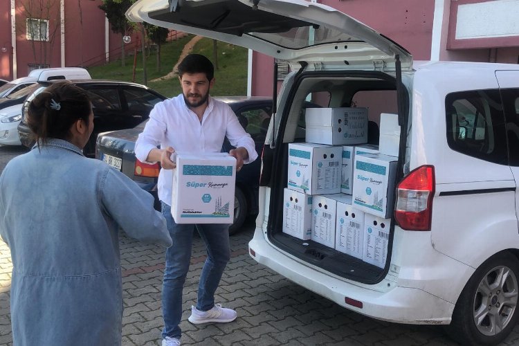 Kocaeli'de uluslararası öğrencilere gıda kolisi