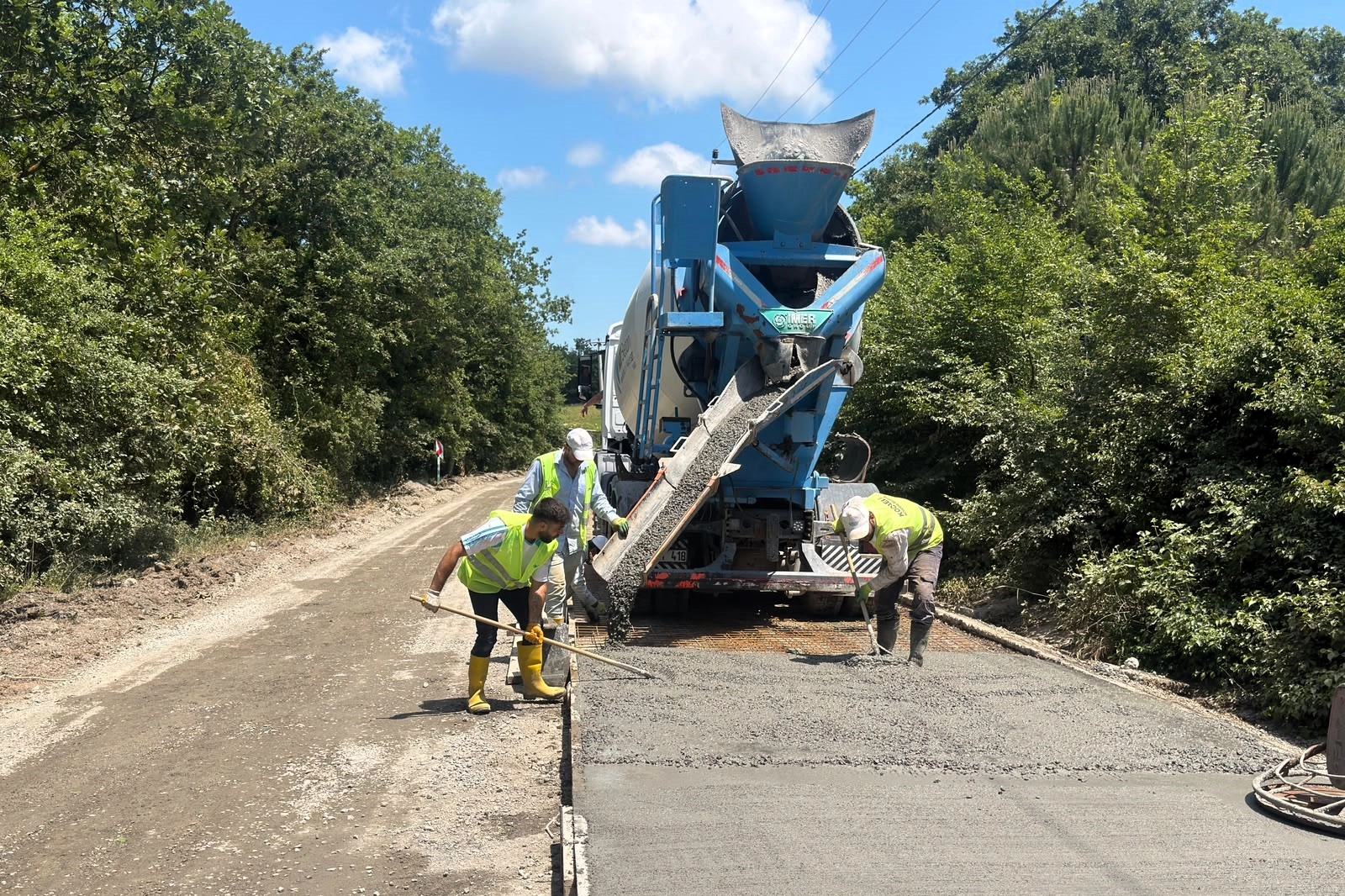 Kocaeli Gebze'de beton yol onarımı başladı